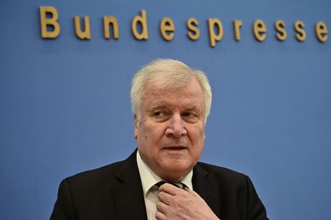 Asylzahlen: Horst Seehofer stellt Migrationsbericht vor