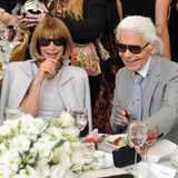 Zwar hatte Karl Lagerfeld keinen neuen Partner mehr – dafür viele enge Freundschaften. So verband US-Vogue-Chefin Anna Wintour und Karl Lagerfeld eine langjährige Freundschaft. Aber auch andere Frauen aus der Modebranche waren enge Vertraute: Er galt etwa als der Entdecker des ehemaligen Top-Models Claudia Schiffer, die zu einer seiner Musen zählt. Auch Toni Garrn oder Sängerin Beth Ditto zählten zu seinen Musen.