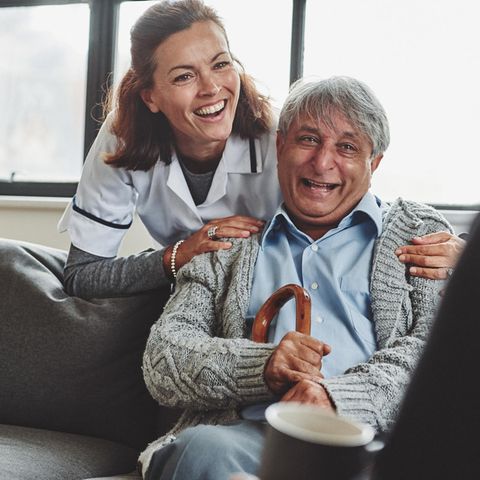 Wenn Krankenschwestern aus ihrem Alltag berichten, gehören Sätze wie "Hatten Sie heute schon Stuhlgang" einfach dazu (Symbolbild)