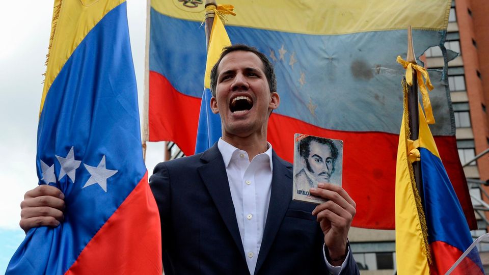 Venezuela - Juan Guaidó erklärt sich selbst über Übergangspräsidenten