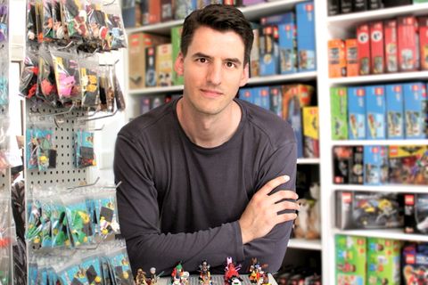 Thomas Panke in seinem Lego-Laden
