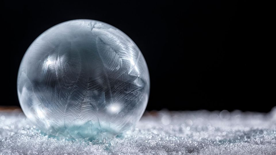 Ein kleines Kunstwerk: gefrorene Seifenblasen Gefrorene Seifenblasen