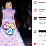 Paris Fashion Week: Noch besser wird es nur, wenn der anonyme Künstler Saint Hoax Britney Spears in den Traum in Rosa steckt und ihr ihren Signature-Move verpasst. Auf Instagram tobt sich Saint Hoax noch weiter aus.