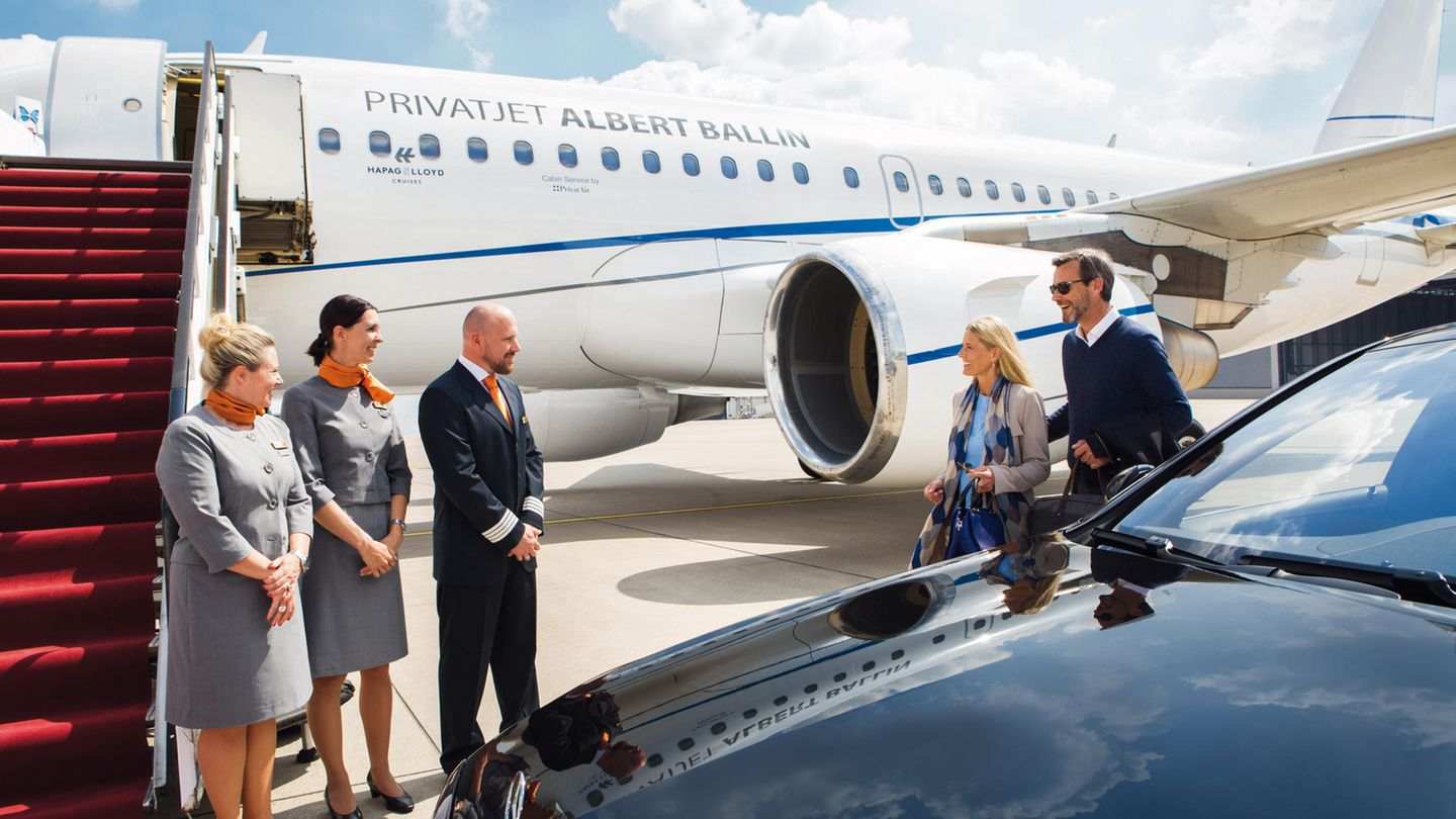 In der Limousine direkt an den Privatflieger: Für die Passagiere auf Kreuzflügen gibt es keine Warteschlangen am Check-in, vor Zoll- und Passkontrollen. 