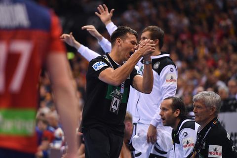 Handball-Nationaltrainer Christian Prokop beim Halbfinalspiel