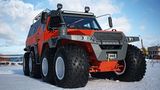 Der Avoros Shaman 8X8  ist gewaltig und passt in keine Parklücke.