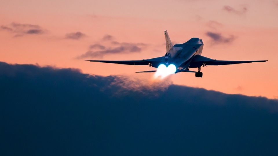 Absturz Tu-22M3: Start einer Tu-22M3. Start einer Tu-22M3.