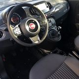 Der Innenraum des Fiat 500C 1.2 Collezione