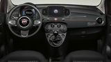 Das etwas betagte Cockpit des Fiat 500C 1.2 Collezione