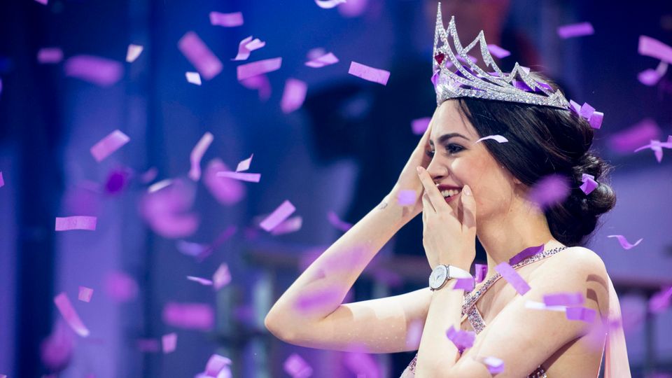 Angebliche Vertragsverletzungen: "Miss Schweiz" wird der Titel aberkannt – weil sie ihren Aufgaben nicht nachkommt Angebliche Vertragsverletzungen: "Miss Schweiz" wird der Titel aberkannt – weil sie ihren Aufgaben nicht nachkommt