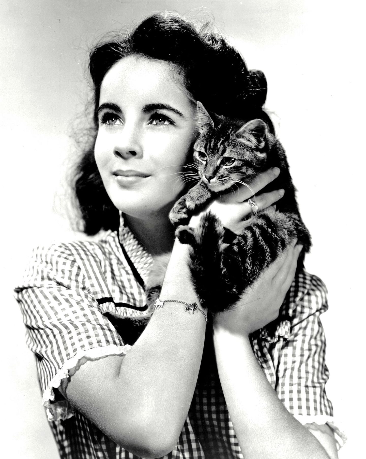 Ein Porträt von Elizabeth Taylor aus den 1940er-Jahren Ein Porträt von Elizabeth Taylor aus den 1940er-Jahren