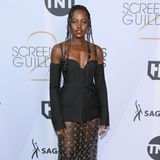 Schauspielerin Lupita Nyong'o (in Vera Wang) präsentierte eine seltsame Kreation aus Netzrock und abgeschnittenem Blazer
