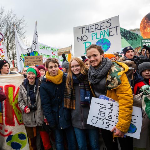 Vergangene Woche Freitag in Berlin: Teilnehmer der Demo "Fridays for Future", darunter die vier stern-Gesprächspartner Ronja H., Linus S., Ragna D. und Florian F. (vorn Mitte, von links nach rechts)