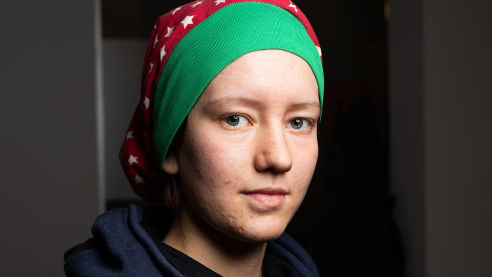Freitags-Demonstrationen: Ronja H., 15, besucht die neunte Klasse Trierer Gymnasium. Die ehemalige Waldorf-Schülerin überzeugte ihre Mitschüler, geschlossen für eine bessere Klimapolitik zu streiken. Mit acht Jahren schon ging sie mit ihren Eltern auf Anti-Atomkraft-Demos. Ronja möchte später vielleicht Journalistin werden. Ronja H., 15, besucht die neunte Klasse Trierer Gymnasium. Die ehemalige Waldorf-Schülerin überzeugte ihre Mitschüler, geschlossen für eine bessere Klimapolitik zu streiken. Mit acht Jahren schon ging sie mit ihren Eltern auf Anti-Atomkraft-Demos. Ronja möchte später vielleicht Journalistin werden.