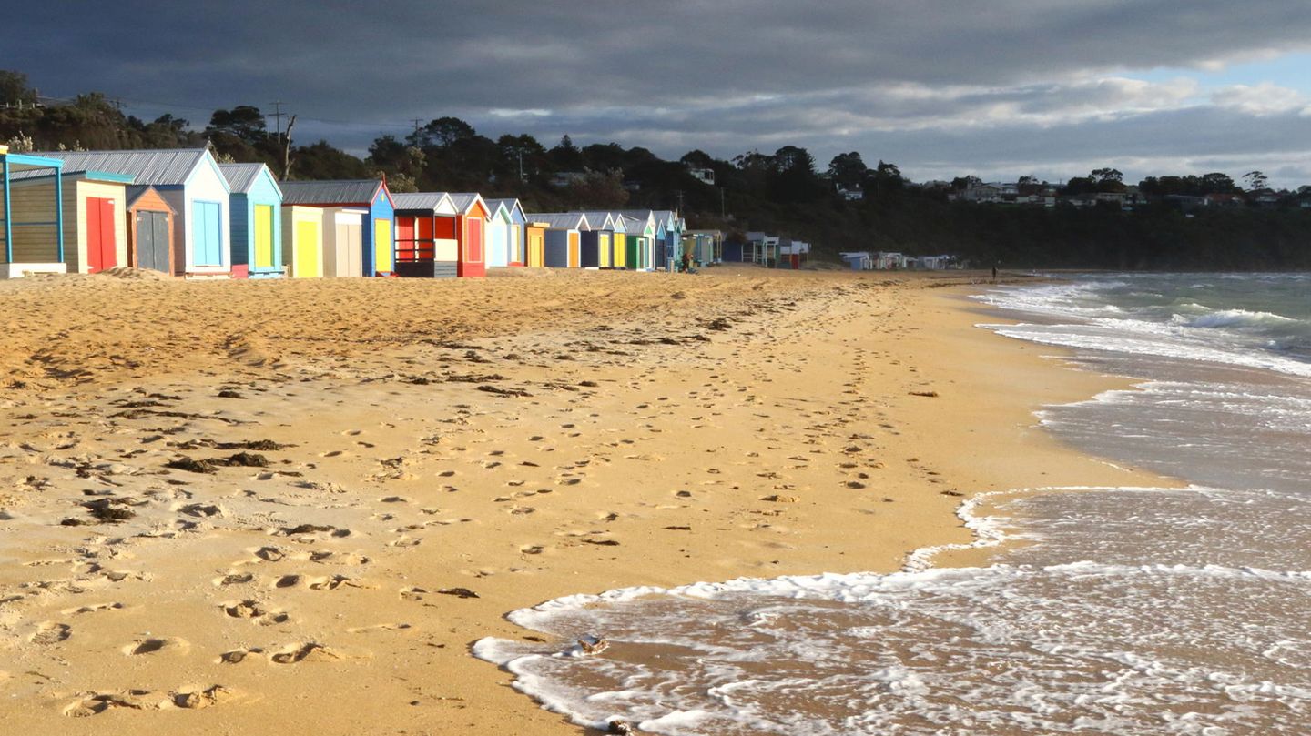 Nur eine gute Autostunde von Melbourne entfernt: Die Strandhütten am Mount Martha Beach dienten früher als Umkleidekabinen