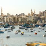 Ägypten: Alexandria  Aufgrund der aktuellen Sicherheitslage kann sich das Landprogramm in Ägypten jederzeit ändern. Neben den Führungen durch die Metropole am Mittelmeer werden Tagesfahrten zu den Pyramiden von Gizeh und zu der nur eine Stunde entfernten Ausgrabungsstätte angeboten, aus der der berühmte Stein von Rosetta stammt.