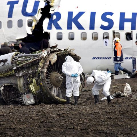 Die Überreste einer bei Amsterdam im Feburary 2009 abgestürzten Maschine von Turkish Airlines