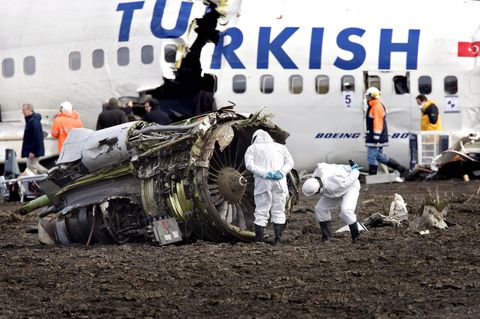 Die Überreste einer bei Amsterdam im Feburary 2009 abgestürzten Maschine von Turkish Airlines