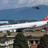 Die Statistik listet bei Turkish Airlines 35 schwere Zwischenfälle innerhalb von 30 Jahren auf. Die in den letzten Jahren kräftig expandierte Fluglinie erlitt in der Vergangenheit 7 Totalverluste, darunter im Februar 2009 einen Jet im Landeanflug auf Amsterdam (9 Todesopfer). Eher glimpflich kamen die 224 Passagiere bei der Landung in Kathmandu im März 2015 eines Airbus A330  davon, als dieser von der Bahn abkam (Foto). Die Schäden an der Maschine erwiesen sich als irreparabel. Aus dem Flugzeug wurde ein Museumsexponat in Kathmandu  Jacdec-Risikoindex: 72,40 Prozent, Tendenz positiv