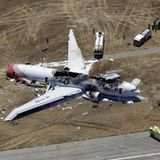 Für die erst vor 30 Jahren gegründete koreanische Fluglinie Asiana sind 16 schwere Zwischenfälle, 2 Flugzeugverluste mit Toten und ein weiterer ohne Todesopfer verzeichnet. Im Juli 2013 setzte bei bestem Wetter eine aus Seoul kommende Boeing 777 vor Beginn der Landebahn des Flughafens von San Francisco auf (Foto). Das Heck brach ab, die Maschine brannte teilweise aus. Von den 307 Menschen an Bord starben drei, 181 Menschen wurden verletzt.  Jacdec-Risikoindex: 76,92 Prozent, Tendenz positiv