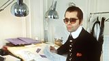 Unter dem Namen Karl Lagerfeld Impression gründete der Designer 1974 in Deutschland sein eigenes Unternehmen. Zwischen 1978 und 1983 war er selbständig für verschiedene Unternehmen tätig, darunter auch wieder Chloé.