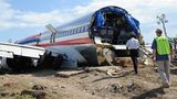 American Airlines gehört mit mehr als 900 Flugzeugen zu den größten Fluggesellschaften der Welt und kommt laut Jacdec auf 78 schwere Zwischenfälle und 10 Totalverluste in den letzten 30 Jahren. Im Bild sind die Reste einer in Miami gestarteten Boeing 737 zu sehen. Der Jet schoss im Dezember 2009 bei der Landung in Kingston auf Jamaika über das Pistenende hinaus und zerbrach am Strand. Von den 154 Menschen an Bord wurden den 44 verletzt, 4 davon schwer.  Jacdec-Risikoindex: 82,58 Prozent, Tendenz positiv