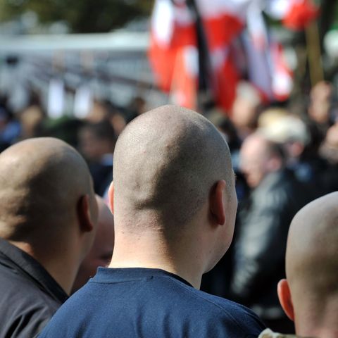 Neonazis auf einer Kundgebung (Archivbild)