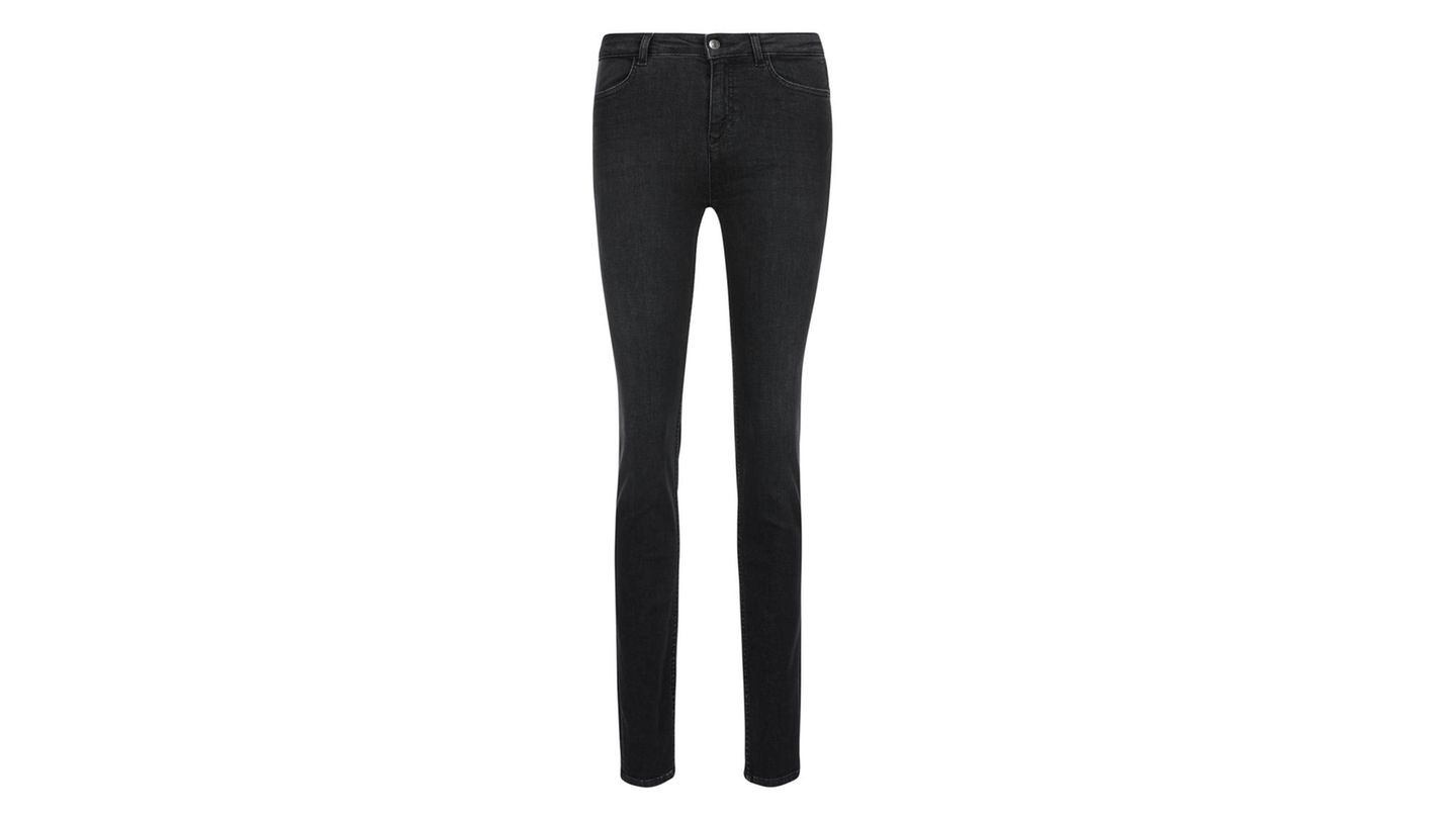Date-Outfit: Schwarze Jeans von Comma Date-Outfit: Schwarze Jeans von Comma