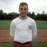 19. Franz Roth - der Bulle  Franz Roth spielte zwischen 1966 und 1978 für den FC Bayern München und war der Mann für Grätschen und die wichtigen Tore. Gleich drei entscheidende Treffer schoss der Mittelfeldspieler in drei unterschiedlichen Landesmeister-Endspielen (heute Champions League genannt). Neben Katsche Schwarzenbeck war Roth der Mann fürs Grobe im Star-Team der Bayern der 70er Jahre.