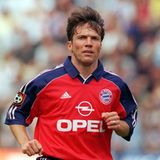 5. Lothar Matthäus - der Rekordnationalspieler  Bevor Loddar "noch nicht mal Greenkeeper" wurde, walzte er Gegenspieler und gegnerische Teams mit einer Dynamik platt, die man in dieser Form weder vorher noch nachher gesehen hatte. Leider profitierte der FC Bayern München nicht von seinem Leistungszenit, rollte Matthäus zwischen 1988 – 1992 bei Inter Mailand den Rasen auf links. Die zwei Phasen bei den Roten lassen sich dagegen wie folgt unterteilen: Bis 1988 war er der Kampfhund im Mittelfeld, bis 2000 war er der geniale Libero, der jedoch 1999 seine CL-Krönung tragisch verpasste und wegen seiner Genialität den Umbau auf die moderne Viererkette in Deutschland hemmte. Trotzdem: Die meisten Top-Listen führen bei den besten Mittelfeldspielern aller Zeiten weder Prilo noch Xavi auf der Eins, sondern genau einen. Loddar.