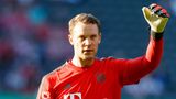 13. Manuel Neuer - der spielende Welttorhüter  Dank seiner Schalker Ultra-Vergangenheit wird "Koan" Neuer im Herzen der Fans wohl niemals den Platz von Oliver Kahn einnehmen. Vom Niveau her ist er jedoch der größte Torhüter, den das an großen Torhütern nicht arme Deutschland jemals hervorgebracht hat. Seit 2011 steht er im Kasten des Klubs und prägte von dort nicht nur das moderne Torwartspiel sondern auch insgesamt die spielerisch superbe Jupp-Pep-Ära.