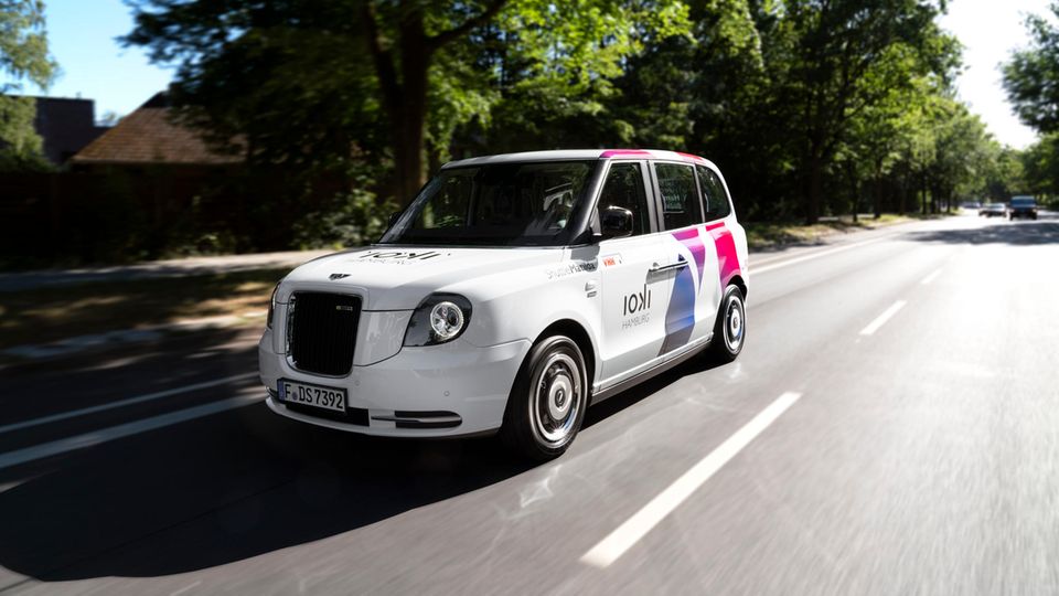 Inzwischen verkehren 20 "Ioki"-Sammeltaxis durch den Nordwesten Hamburgs "Ioki"-Sammeltaxi