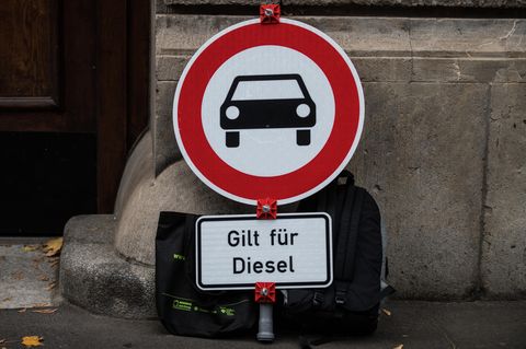 Die Luftverschmutzung vor allem aus Diesel-Abgasen bleibt in vielen deutschen Städten höher als erlaubt