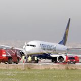 Für die irische Billigairline Ryanair führt Jacdec 61 schwere Zwischenfälle auf. Auch einen Totalverlust gab es: Im November 2008 kam es im Landeanflug von Ryanair-Flug FR4102 auf den Flughafen Rom-Ciampino zu Vogelschlag, wodurch die Nase und Triebwerke beschädigt wurden und beide ausfielen. Dennoch gelang den Piloten die Landung. Allerdings knickte ein Fahrwerk ein, und die Boeing 737 musste später aufgrund der Beschädigungen abgeschrieben werden. Zehn Passagiere wurden verletzt.