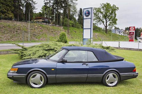 Saab 900