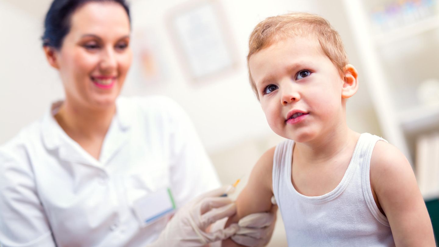 Immer mehr Eltern lassen ihre Kinder nicht impfen (Symbolbild)