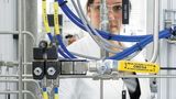 Die zentrale Idee hinter dem Verfahren, mit dem lange Kohlenwasserstoff-Moleküle in kurzkettige umgewandelt werden, ist die Kavi