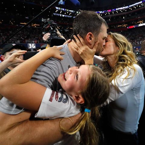 Football-Star Tom Brady feiert seinen sechsten Triumph beim Super Bowl mit Frau Gisele Bündchen und Tochter