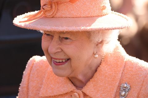 Queen Elizabeth II und die königliche Familie sind auf der Suche nach einem neuen Butler Trainee