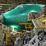 Inzwischen verkauft Boeing nur noch die Frachtversion des vierstrahligen Flugzeugs, und die Produktionsrate wurde auf sechs Maschinen im Jahr reduziert