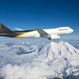 Die Frachtfluggesellschaft UPS bestellte 14 weitere Exemplare der Frachtversion im Februar 2018. Dadurch kann die Endmontagelinie im Werk Everett noch zwei weitere Jahre aufrecht erhalten werden.