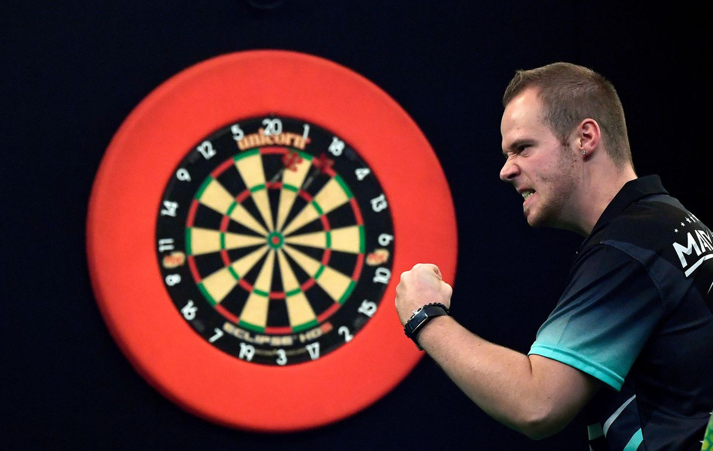 Max Hopp gibt 2019 sein Debüt in der Premier League of Darts Darts-Profi Max Hopp 2019 in der Premier League