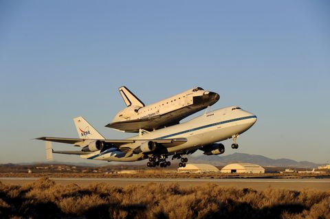 Space Shuttle im Huckepack: Zwei Jumbos im Dienst der Nasa waren für den Transport der Raumgleiter umgebaut worden