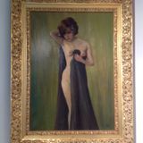 Die Geschichte hinter Kujaus Akt von Geli Raubal, erzählt Kujau-Kenner Marc-Oliver Boger: Kujau kaufte ein altes Bild, wusch die Farbe runter und malte auf dieser alten Leinwand einen Akt, der Hitlers Nichte Geli Raubal zeigt. Sie ist Tochter von Hitlers Halbschwester Angela Raubal. Kujau sagte, er verhandelte mit Heidemann einen Kaufpreis dieses Gemäldes, verkaufte es aber dann doch für 25.000 Mark an einen Sammler aus Süddeutschland. Das Gemälde hängt im Kujau-Kabinett in Bietigheim-Bissingen.