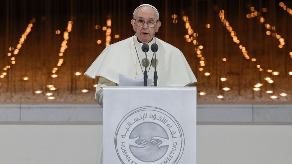 Papst Franziskus hat sexuellen Missbrauch von Nonnen in der katholischen Kirche eingeräumt