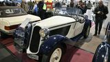 Mercedes 315/1 Sport Zweisitzer, Erstzulassung 07/1935 mit 60 PS, 1566 ccm mit nur 3495 Kilometerstand. Geschwindigkeitsmesser, Zeituhr, Roadsterverdeck, Lederausstattung, 189.850 Euro Kaufpreis.