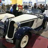 Mercedes 315/1 Sport Zweisitzer, Erstzulassung 07/1935 mit 60 PS, 1566 ccm mit nur 3495 Kilometerstand. Geschwindigkeitsmesser, Zeituhr, Roadsterverdeck, Lederausstattung, 189.850 Euro Kaufpreis.