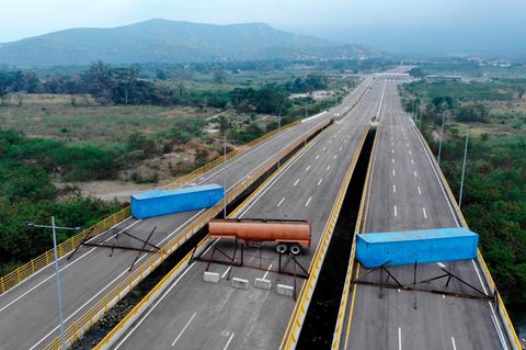 Venezuela: Maduro lässt Grenzbrücke nach Kolumbien blockieren