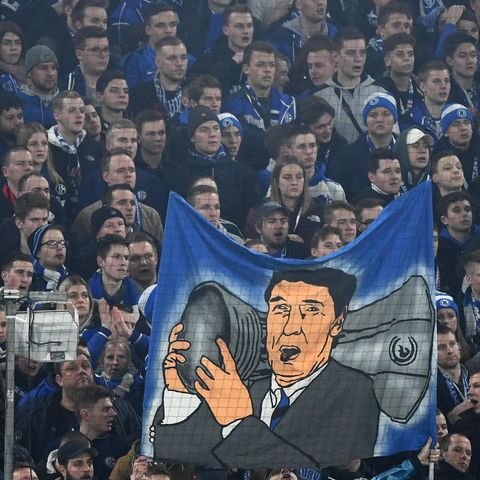 Schalke-Fans nehmen Abschied von Rudi Assauer