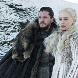 Serien-Hit: Im Zentrum der neuen Staffel werden mit großer Wahrscheinlichkeit Jon Snow und Daenerys Targaryen stehen. Das Promo-Bild verrät zunächst noch nicht zuviel - außer das Daenerys jetzt im Eis gelandet ist. In einem Trailer war schon zu sehen, wie sie in Winterfell ankommt.